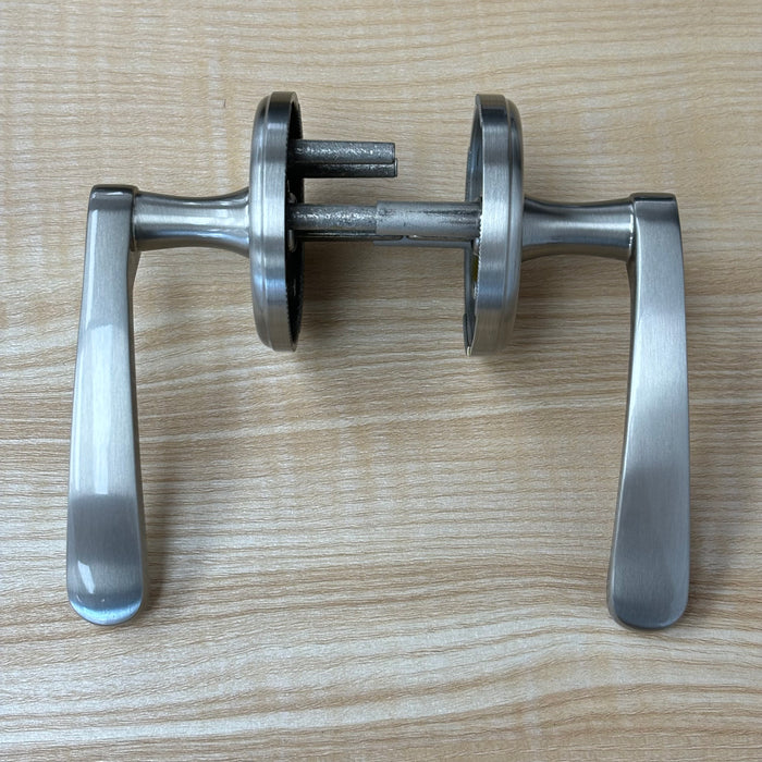 Passage Lever Set, Right Handing in Satin Nickel, 1001WDGTRERH15