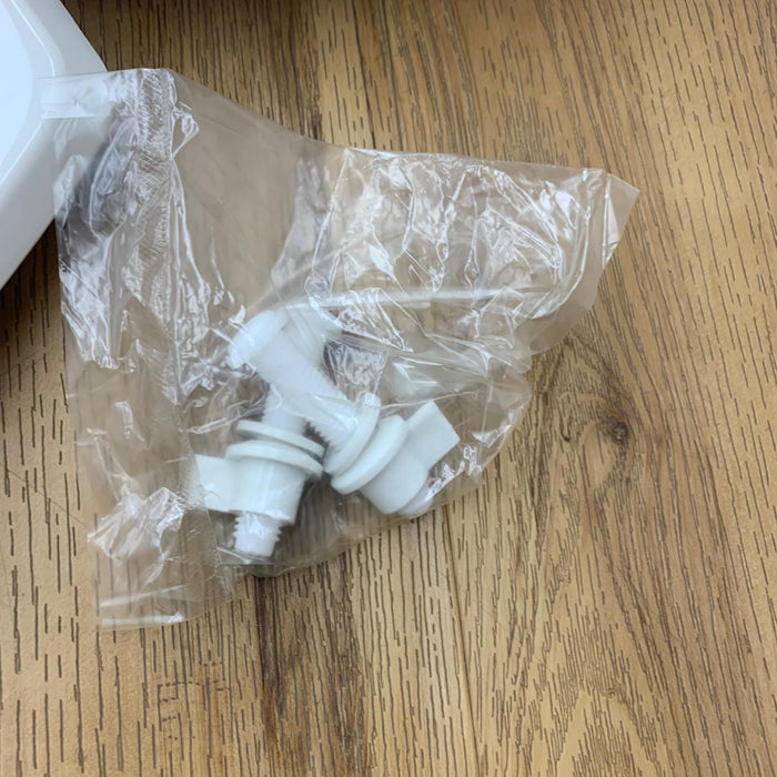 Soft Close Elongated Toilet Seat in White TS1209