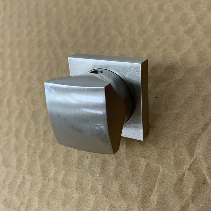 Lousiana 41mm Square Thumb Turn in Satin Nickel 8025LOU