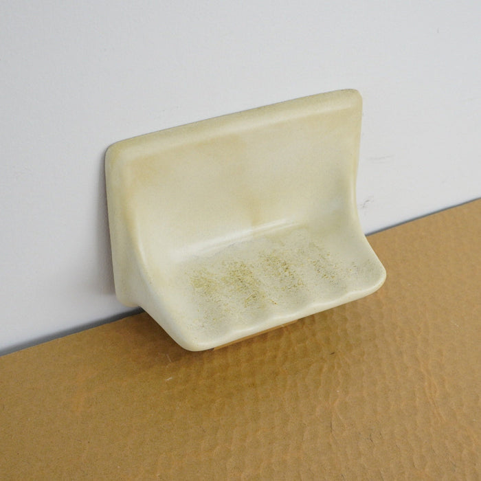 Porcelain Wall-Mount Soap Dish in Chiaro Grey