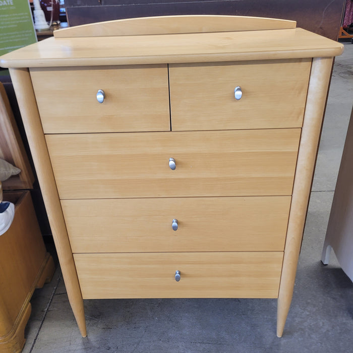 33.5"W Modern Style Pine 5-drawer Dresser