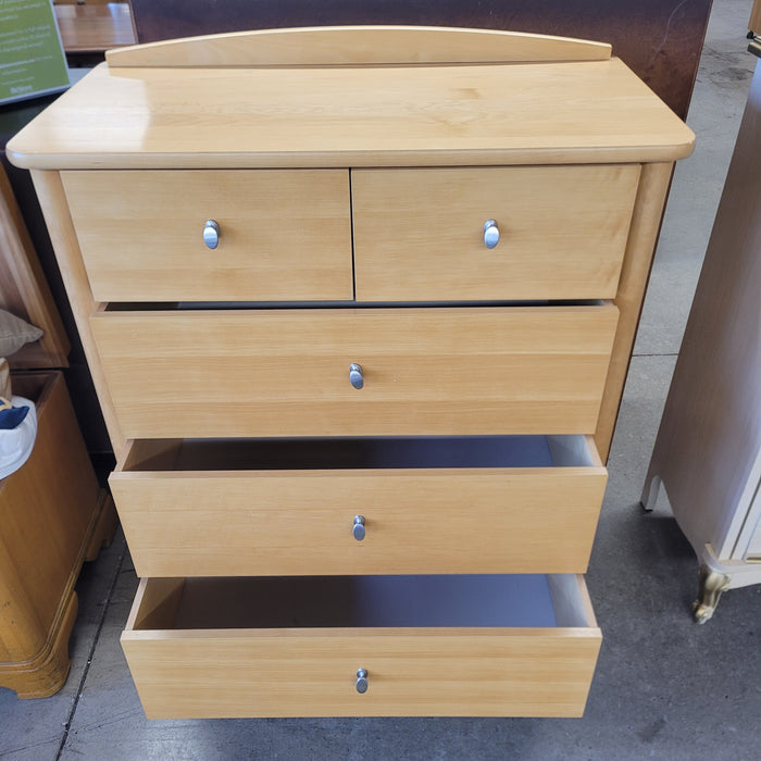 33.5"W Modern Style Pine 5-drawer Dresser