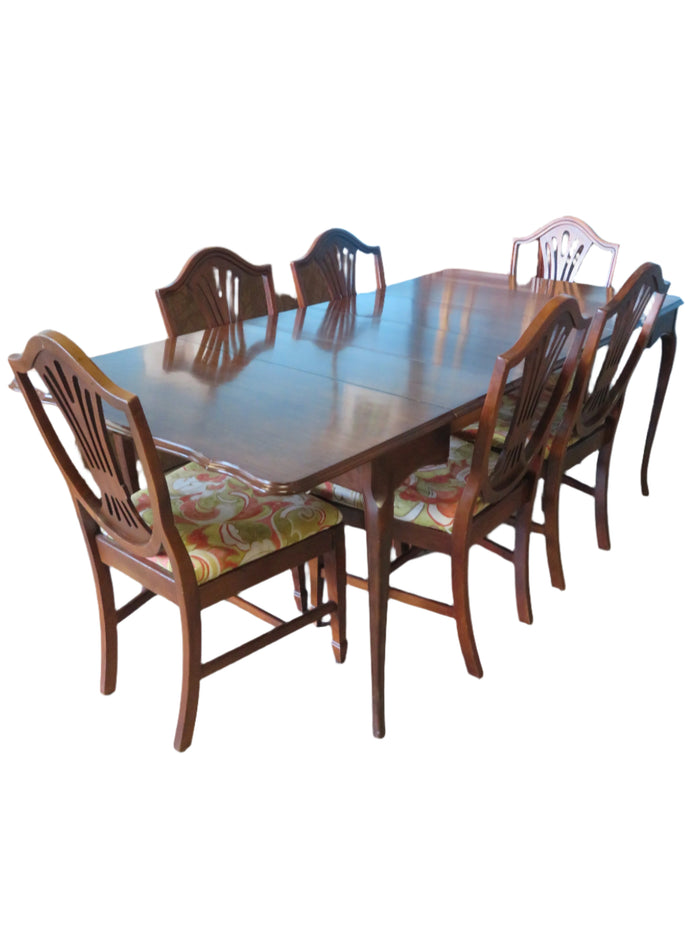 Queen Anne Gate Table with 6 Chairs