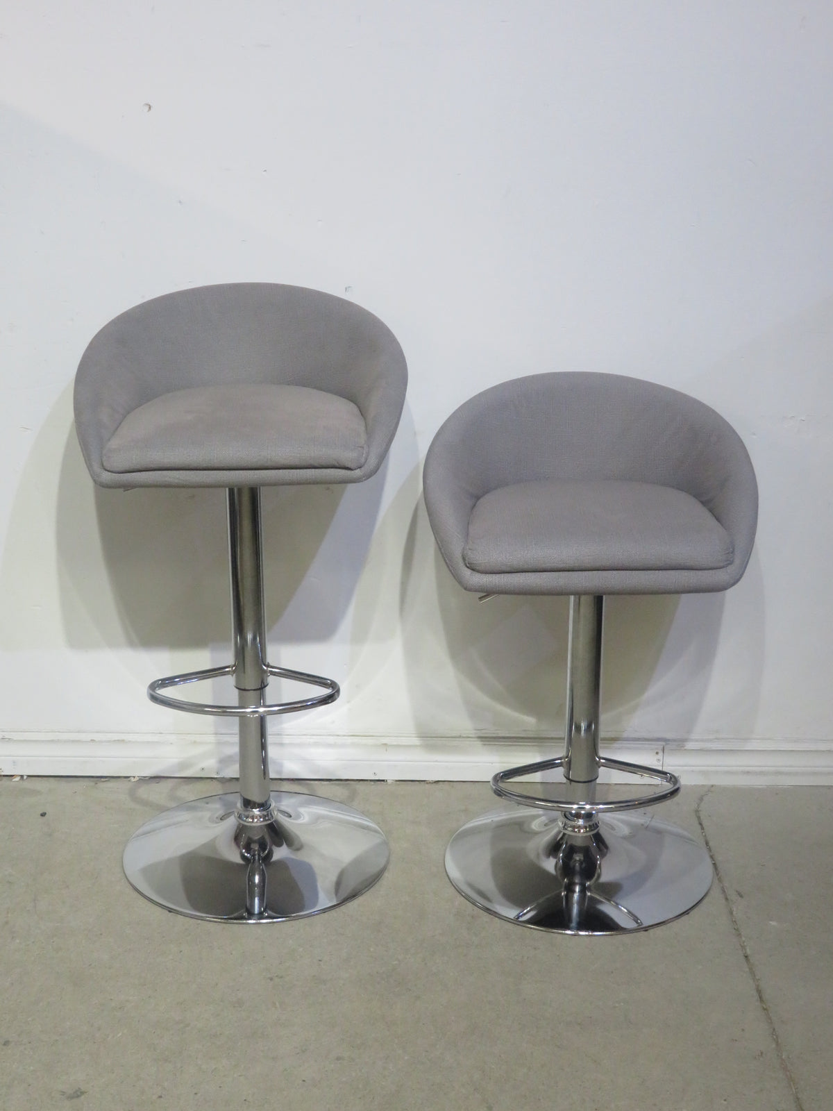 Set of 2 Adjustable Bar Stools