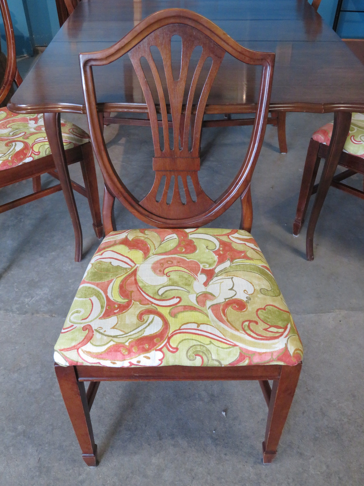 Queen Anne Gate Table with 6 Chairs