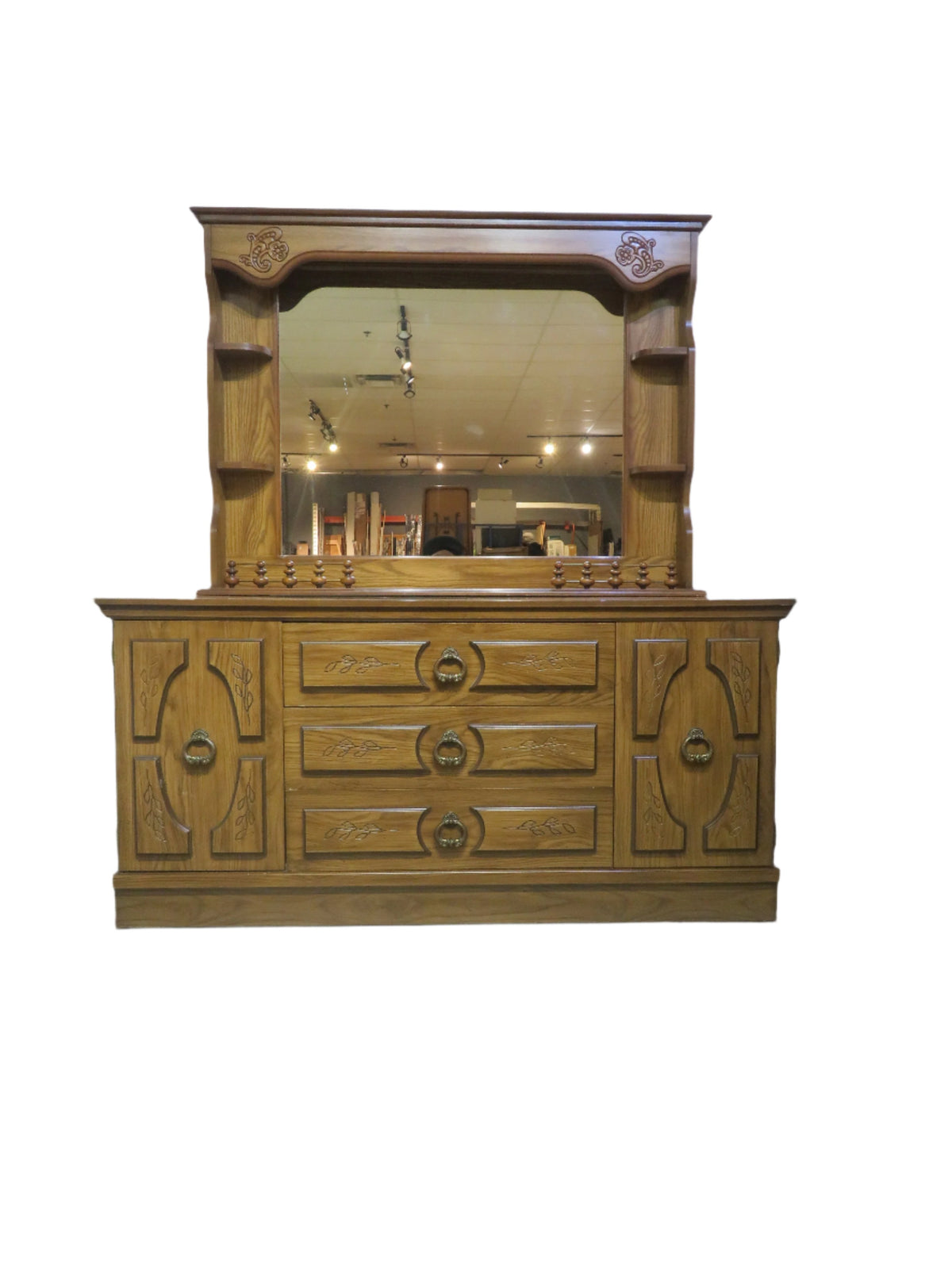 Dresser With Mirror