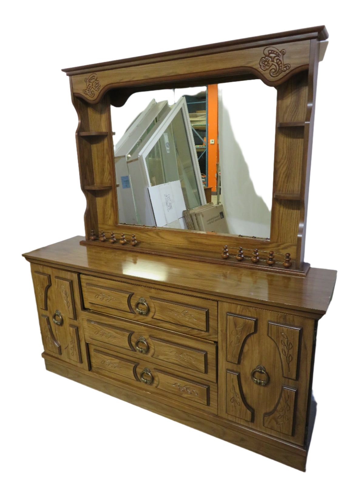 Dresser With Mirror