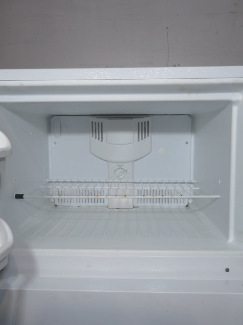 White Kenmore Top Freezer Refrigerator
