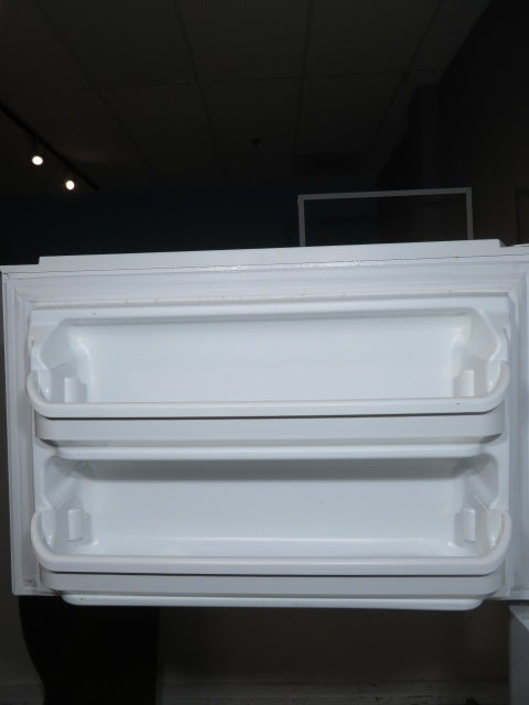 White Kenmore Top Freezer Refrigerator