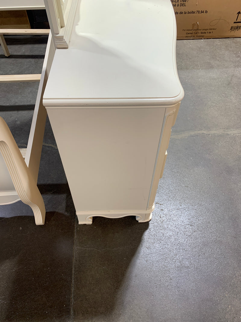 Elegant Dresser with Mirror (Cream Coloured)