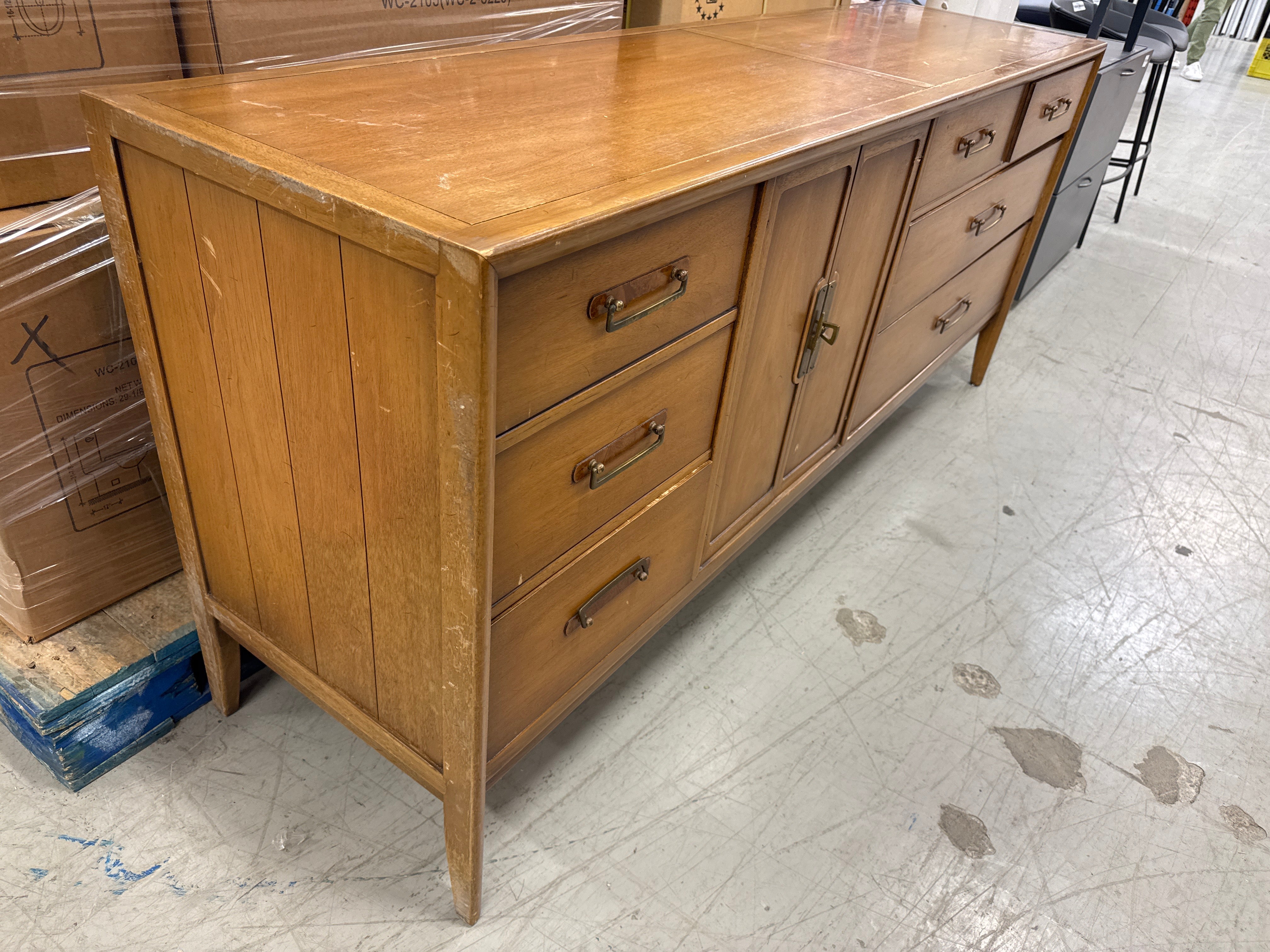 ★ミッド センチュリー アシュトレイ Vintage Mid Century Vintage Mid-Century Modern Credenza – Habitat ReStore GTA