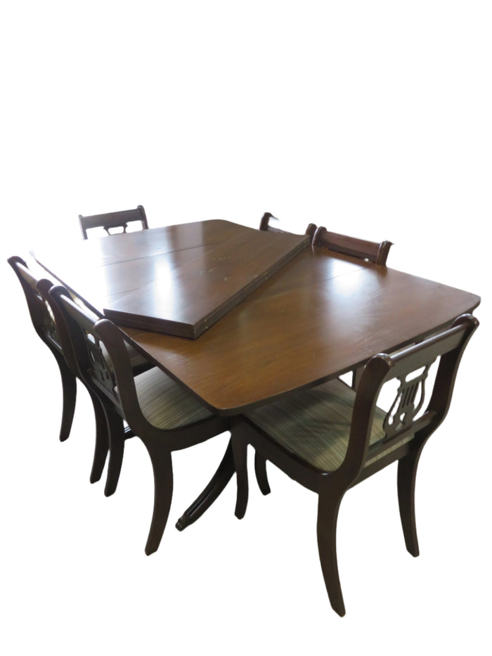 Duncan Phyfe Table with 6 Chairs