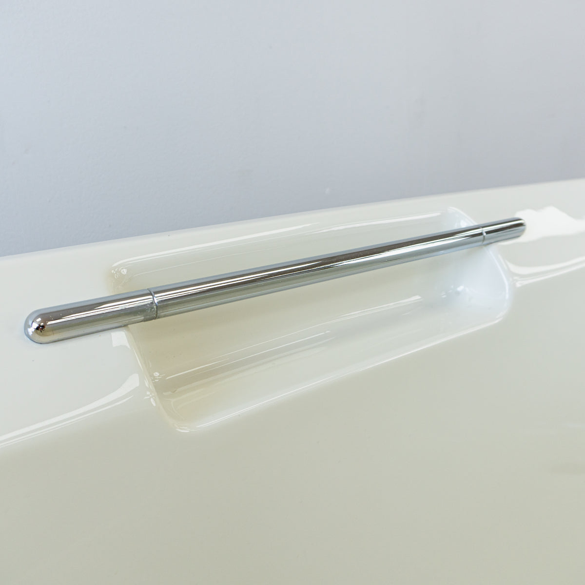 60" x 30" Acrylic Drop-In Bathtub w/Chrome Handles