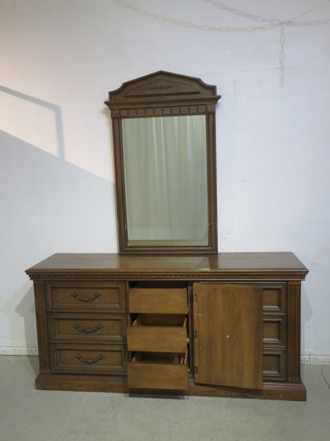 Kroehler Hardwood Dresser with Mirror