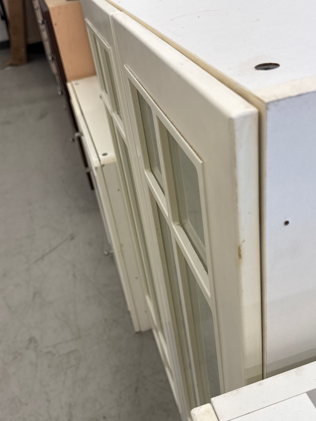White kitchen Cabinets