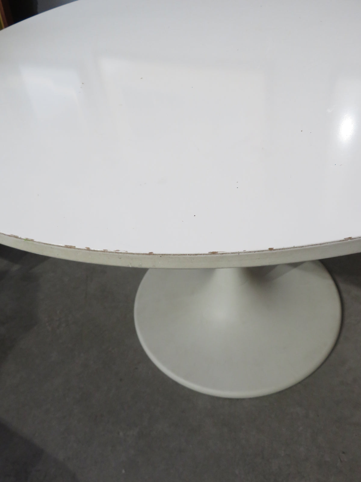 Round White Table