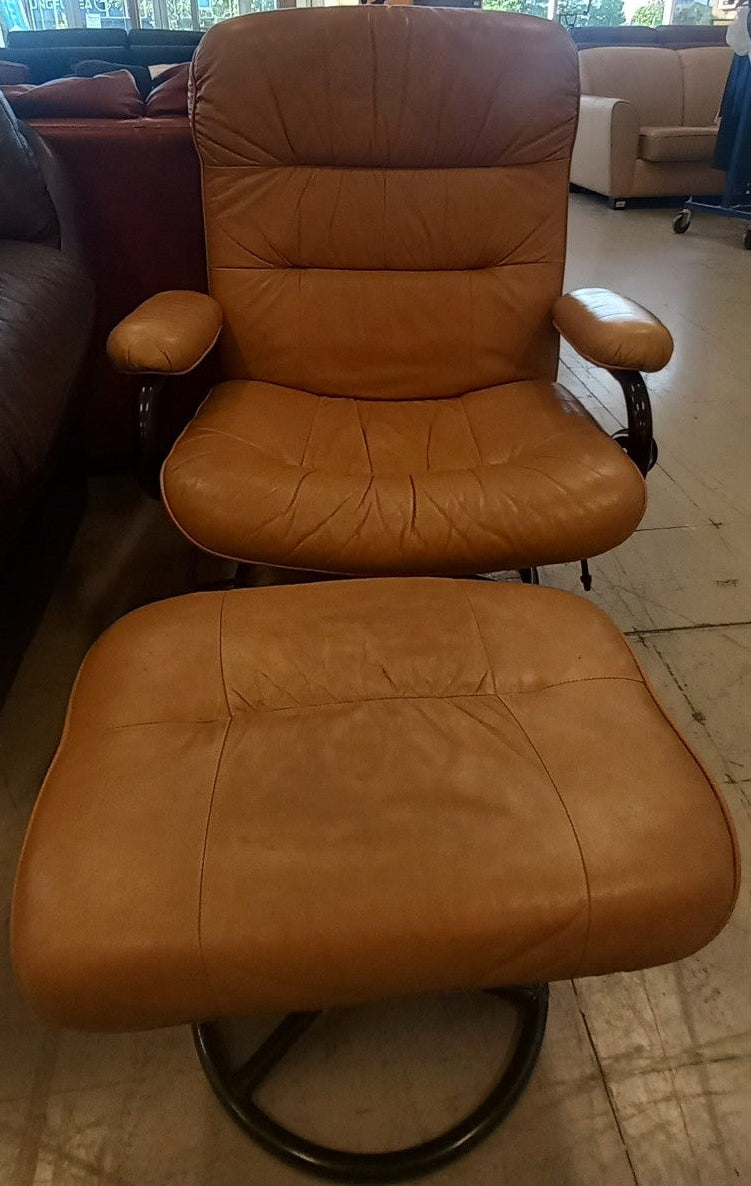 32.5-Inch Armchair with Footstool