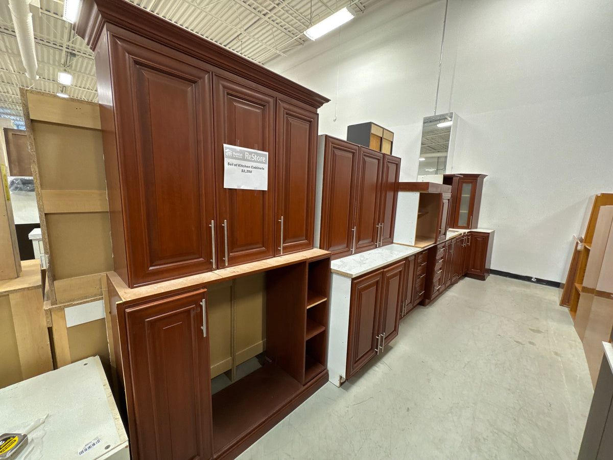 Set of Kitchen Cabinets in Brown