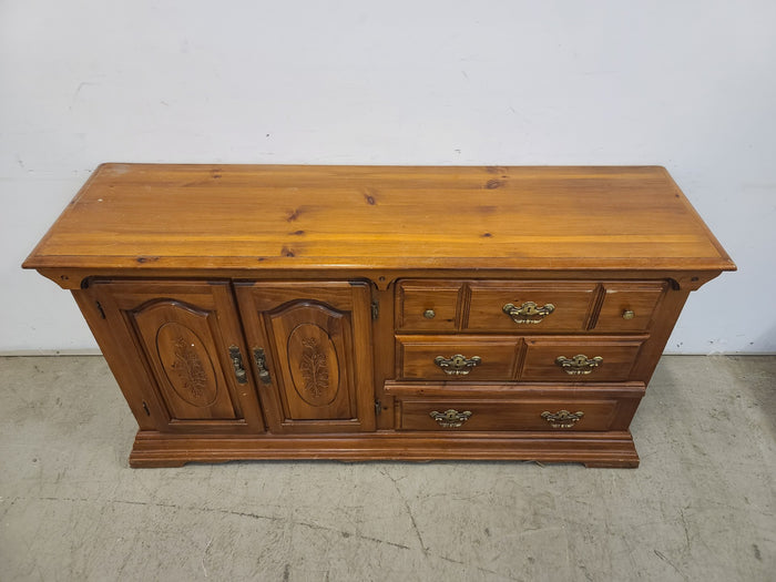 Light Brown 4-Drawer Dresser