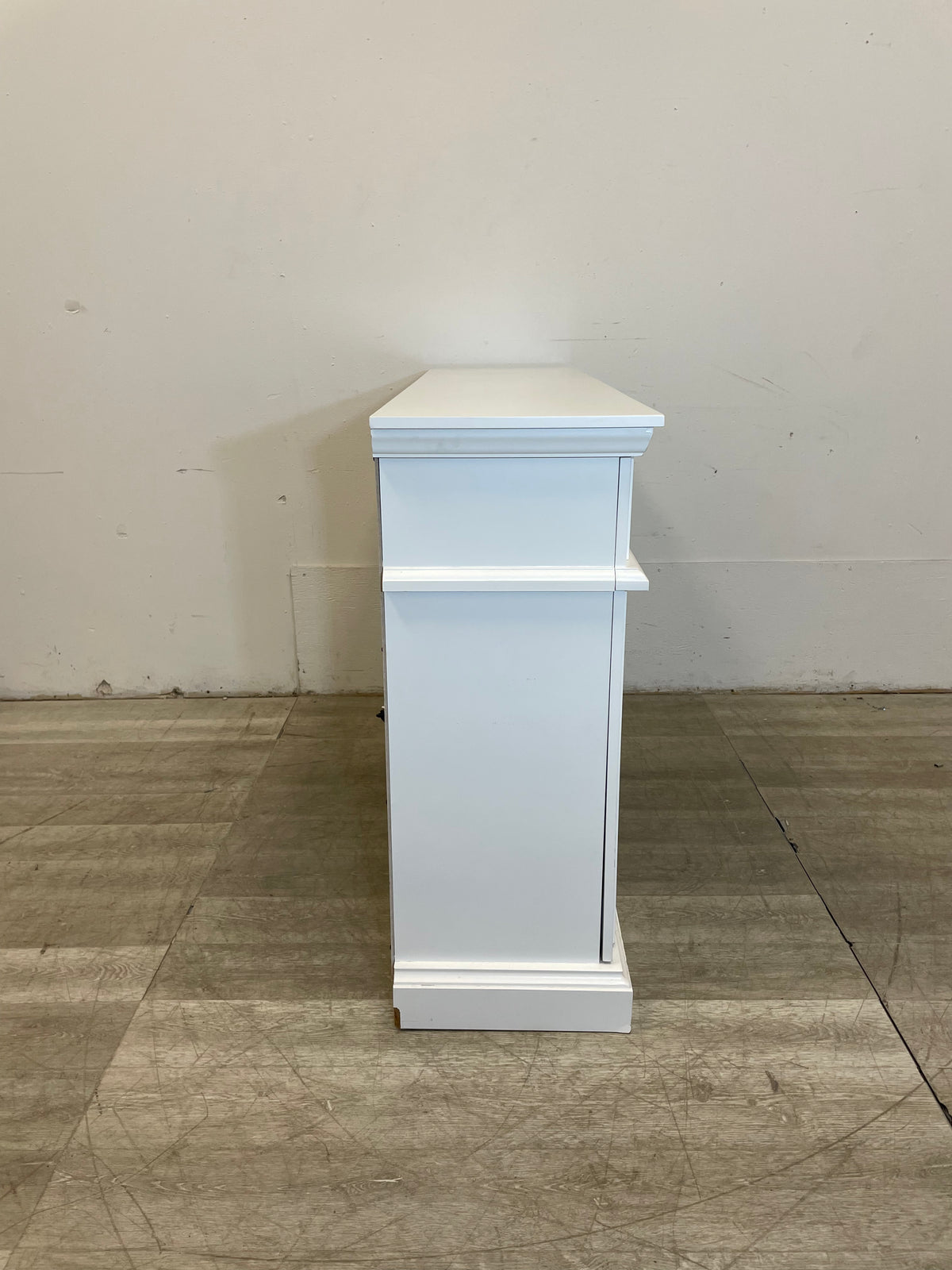 White Electric Fireplace With Mantel
