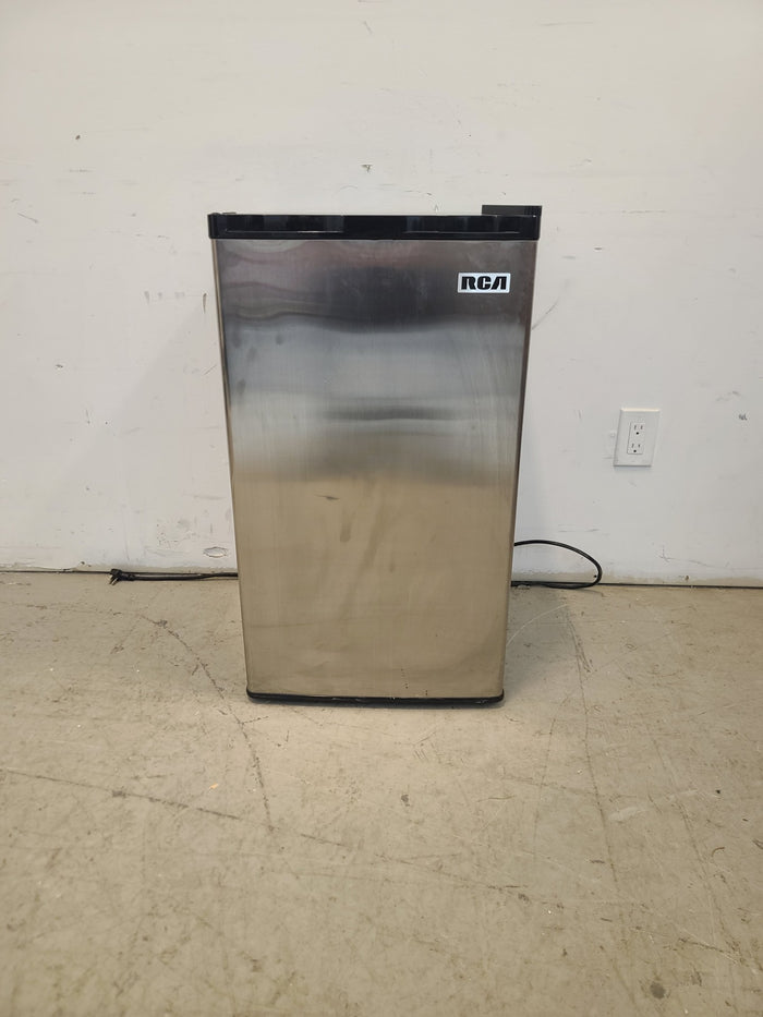 RCA 3.2 cu Mini Fridge