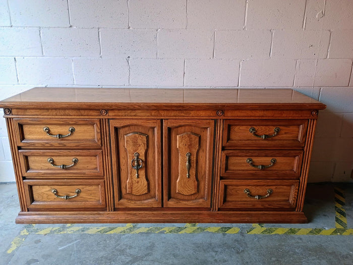 Solid Wood Dresser With 6 Drawers