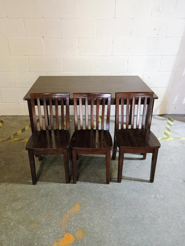 Children Craft table with 3 Chairs