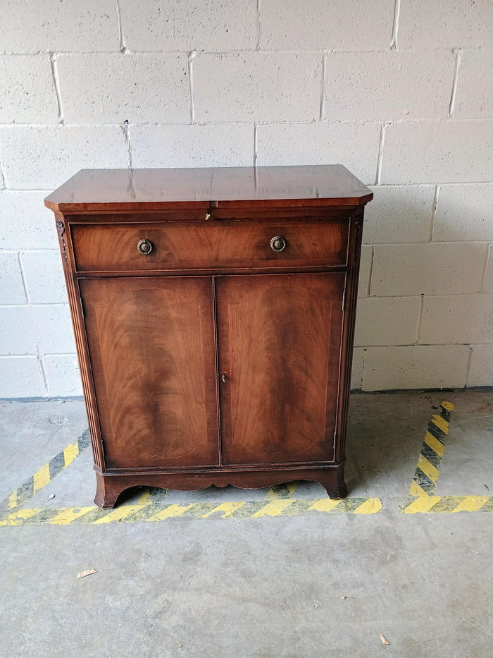 Locking Bar Cabinet