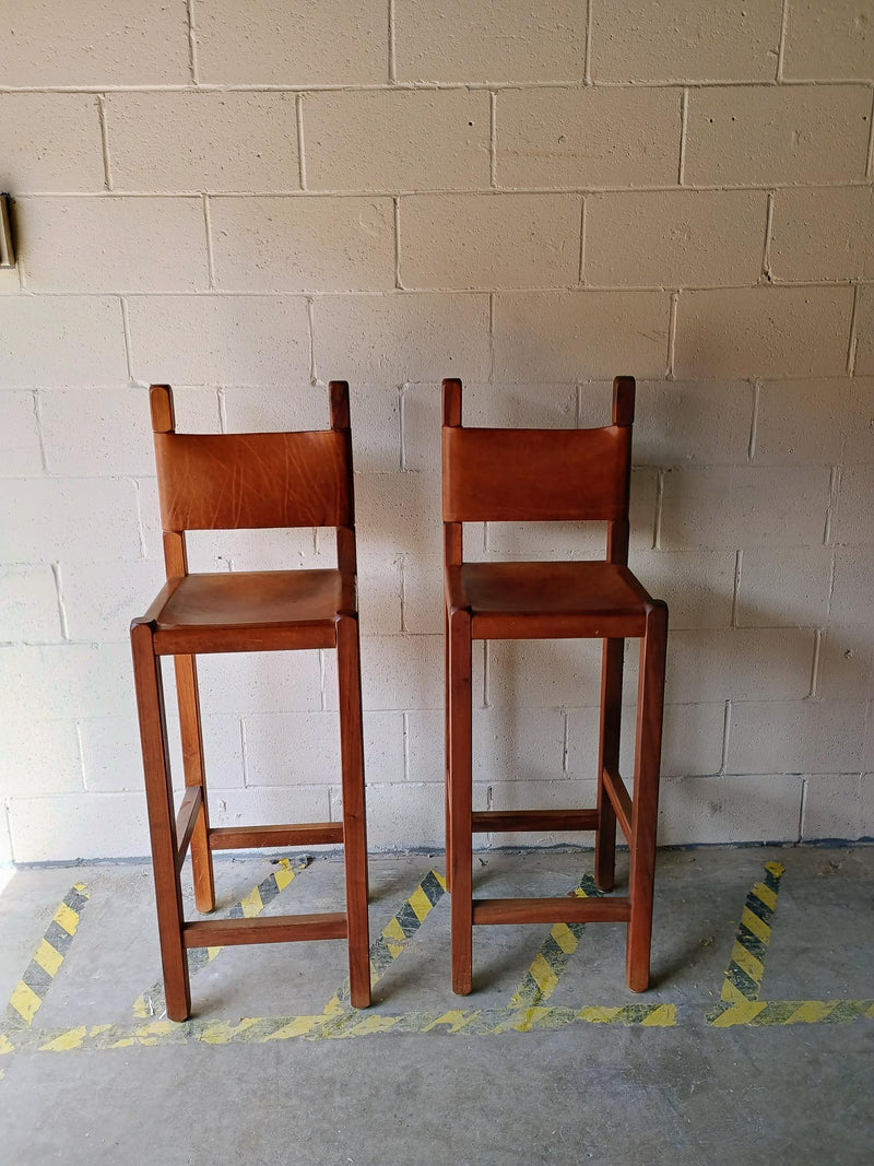 Barstool chairs pair