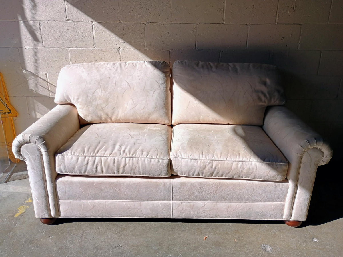 White Love 2-Seat Sofa