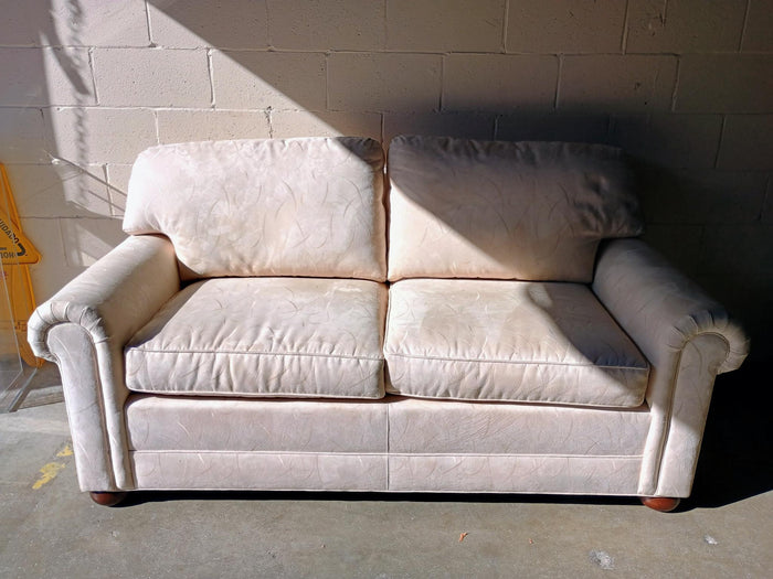 White Love 2-Seat Sofa