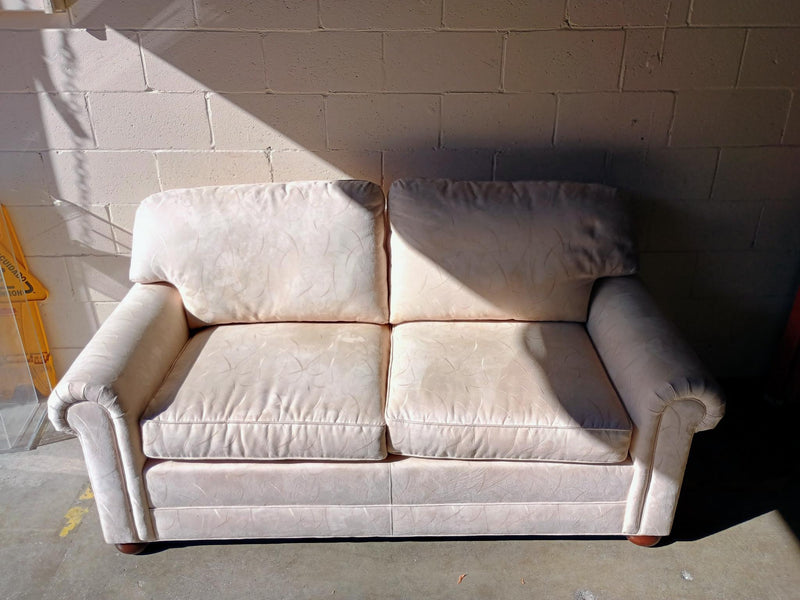 White Love 2-Seat Sofa
