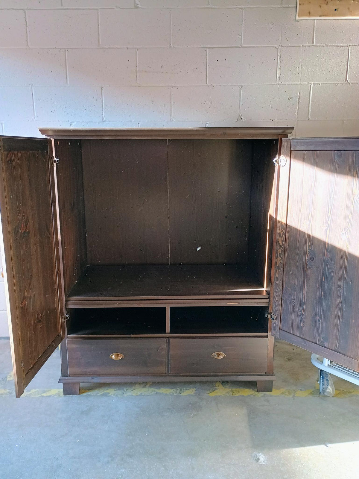 Peanut Wardrobe