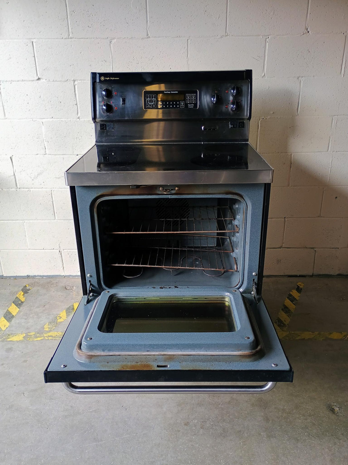 GE Electric Stove