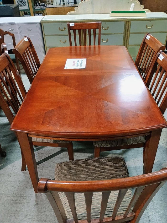 Dining Table with 6 chairs