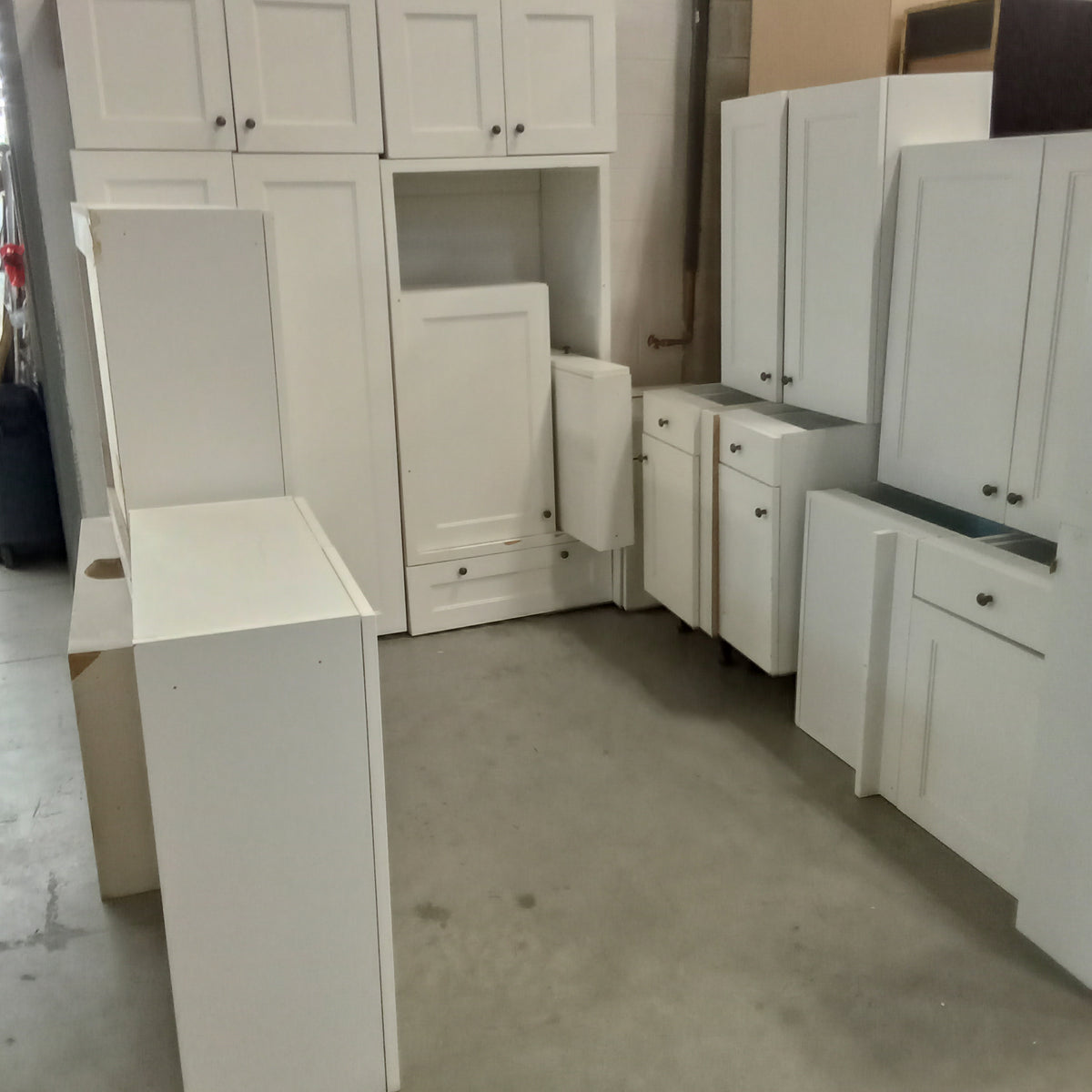 17 Piece White Kitchen Cabinet Set