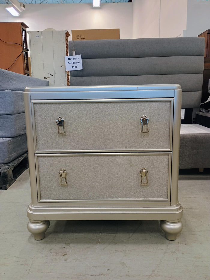 Modern Side Table with 2 Drawers