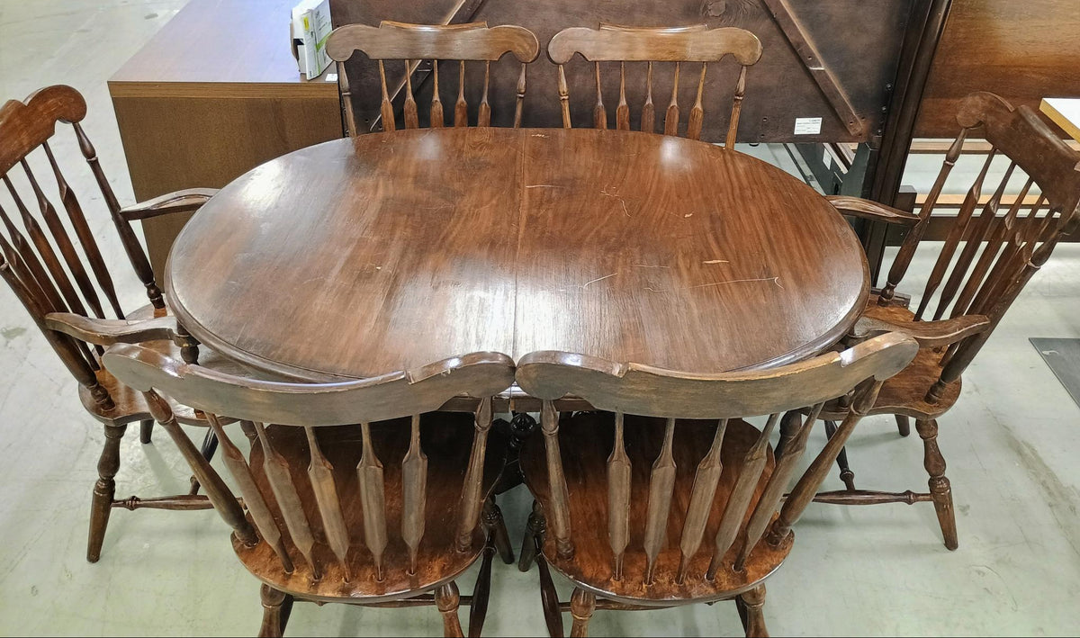 Oval Wooden Table with 6 Chairs - 64 in x 31 in