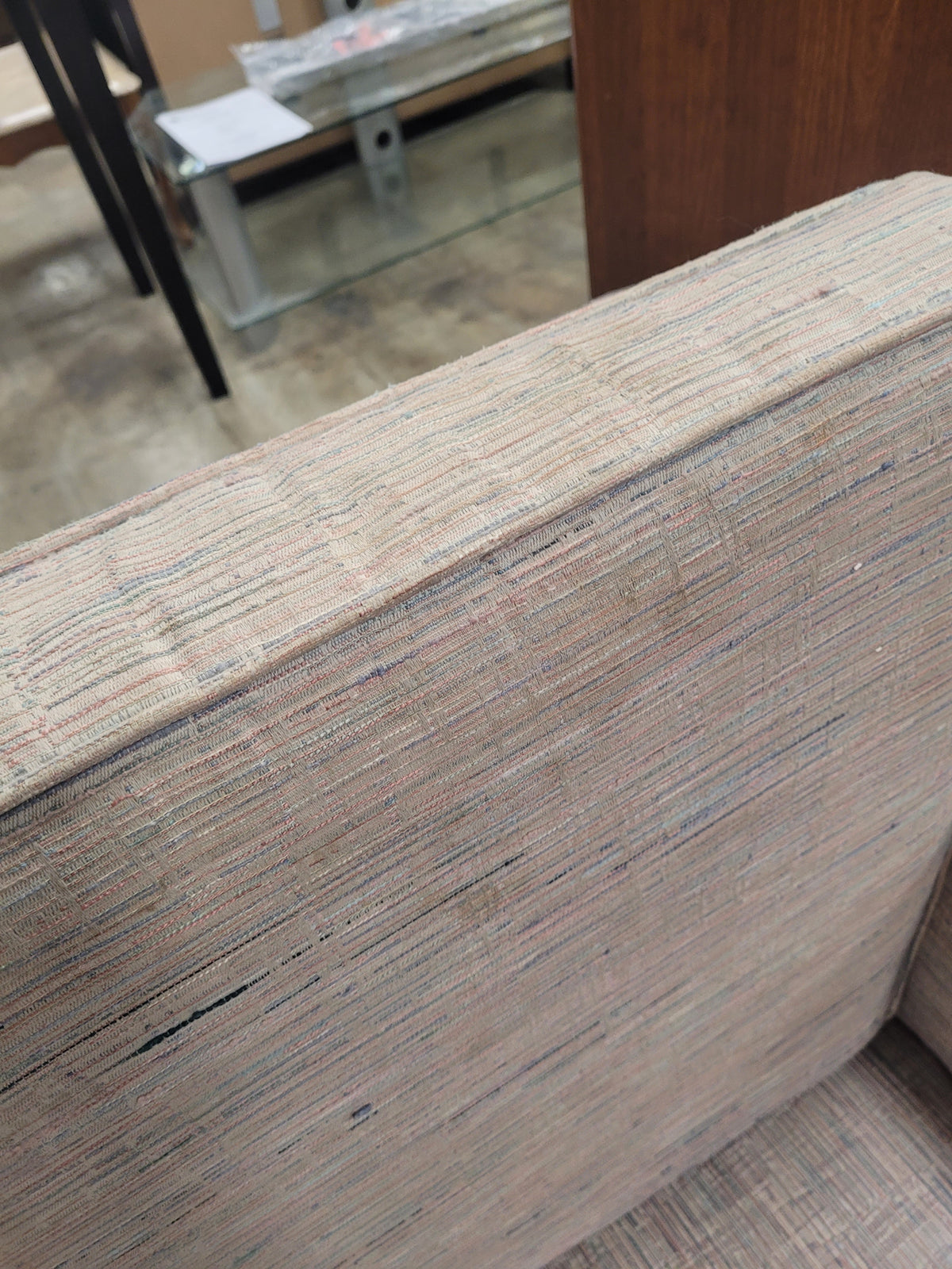 Off-White Tweed-Style Skirted Loveseat