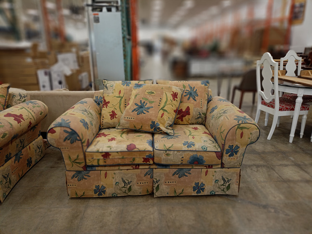Vintage Style Floral Patterned Loveseat