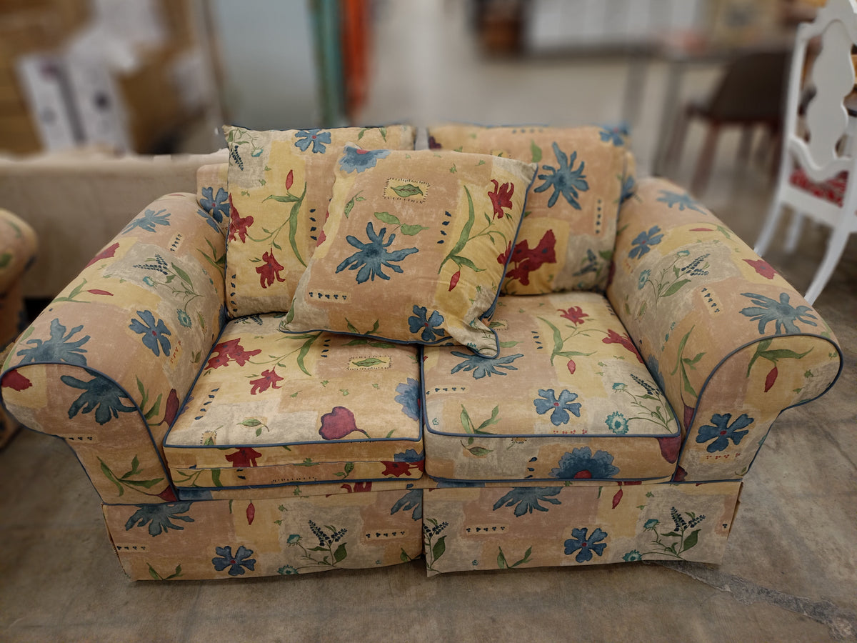 Vintage Style Floral Patterned Loveseat