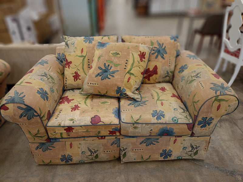 Vintage Style Floral Patterned Loveseat