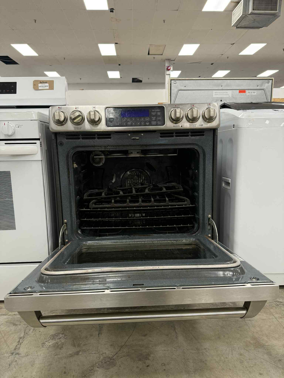 37.50" W GE Gas Stove