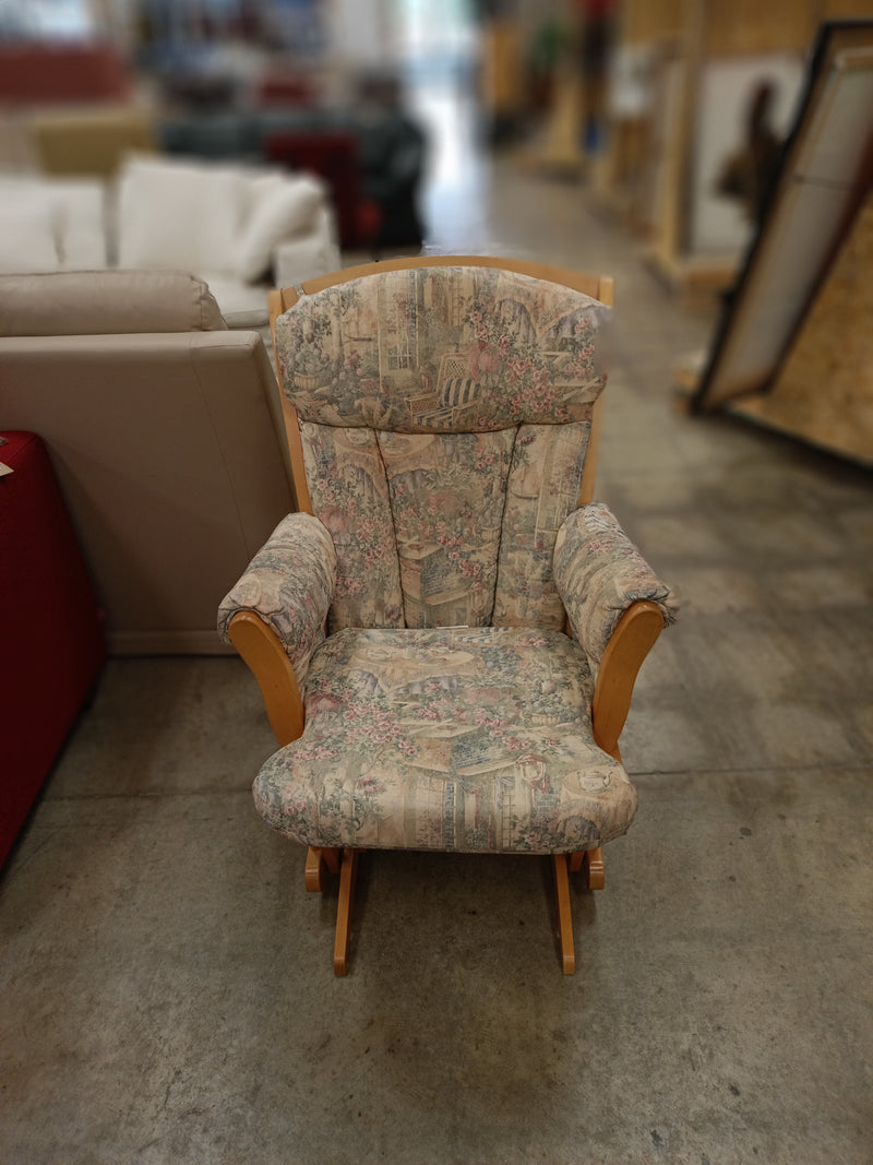 Antique Glider Chair: Timeless Comfort Meets Vintage Elegance