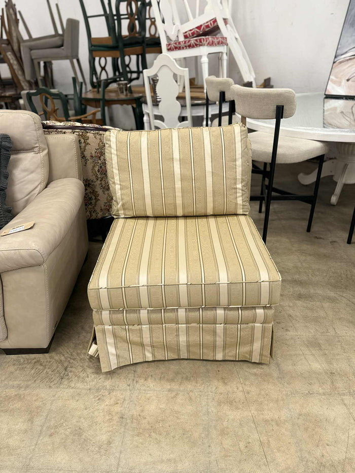 Armless Design Slipper Chair