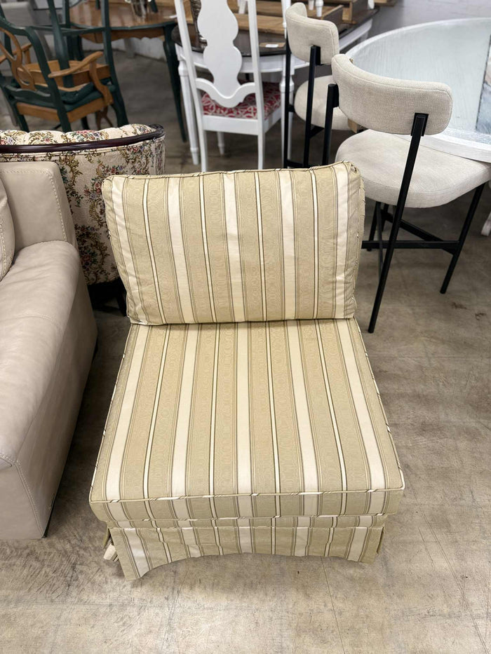 Armless Design Slipper Chair