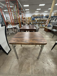 Square-Shaped table with Metal Legs