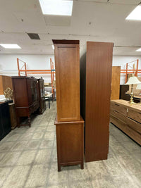 Reddish Brown Finish China Hutch Cabinet