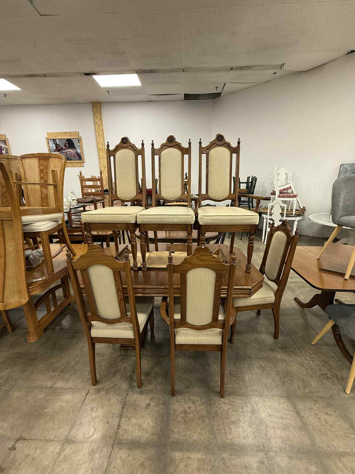 Traditional Style Oak 7-Piece Dining Set