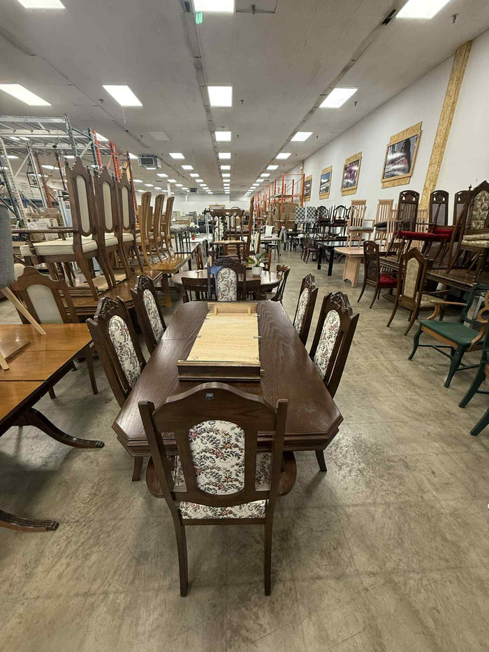 Traditional Style Dark Wooden Finish Dining Set